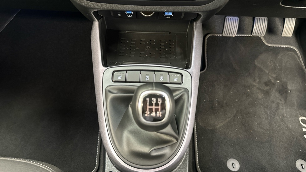 Hyundai i10 1.0 [63] Premium 5dr [Nav] Petrol Hatchback - Image 30