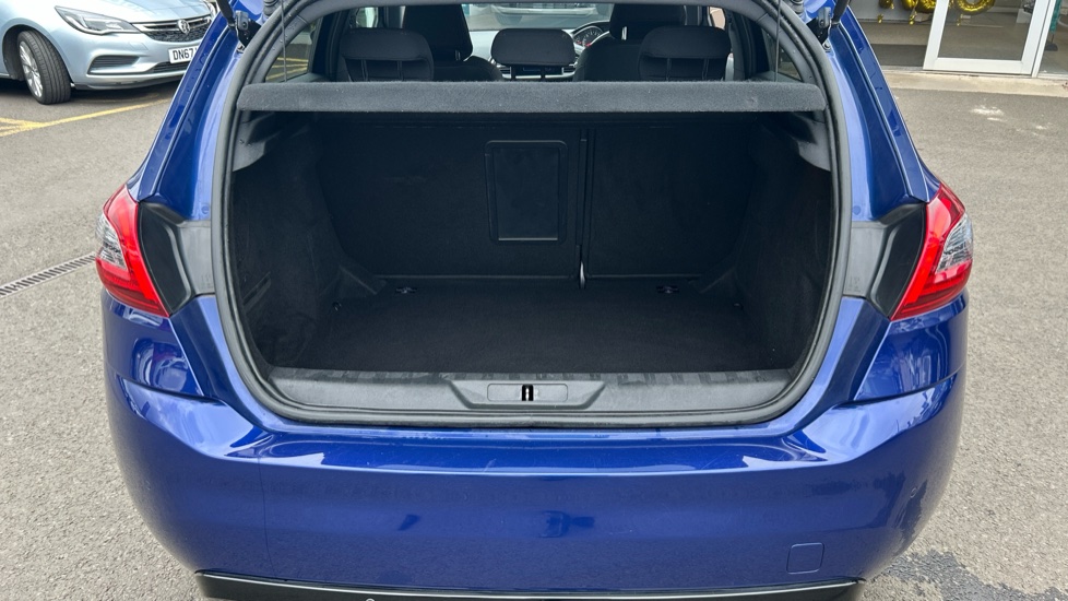 Peugeot 308 1.5 BlueHDi 130 GT Line 5dr Diesel Hatchback - Image 4