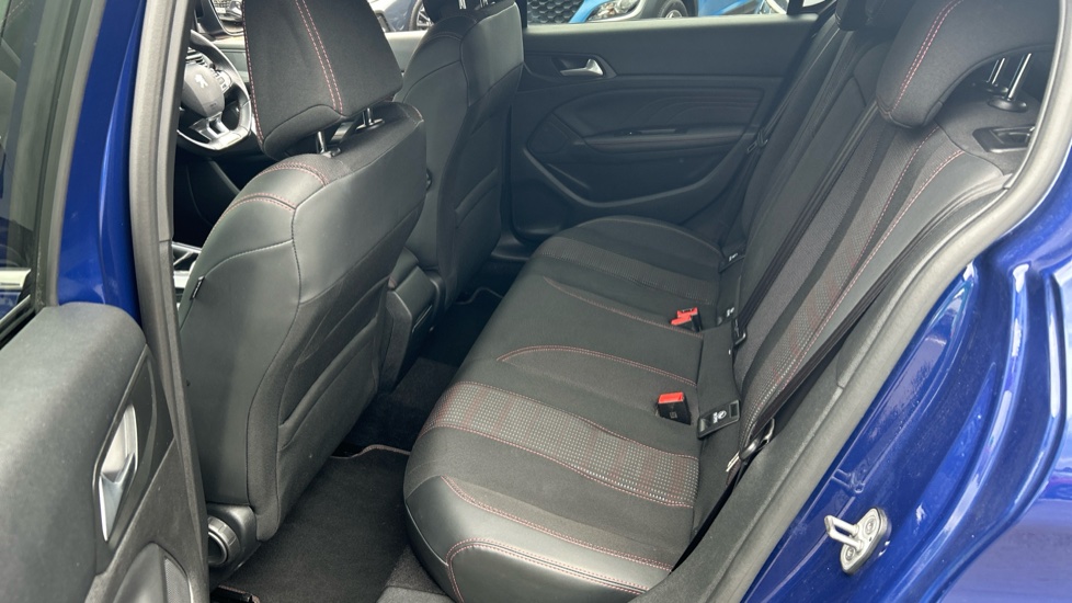 Peugeot 308 1.5 BlueHDi 130 GT Line 5dr Diesel Hatchback - Image 16