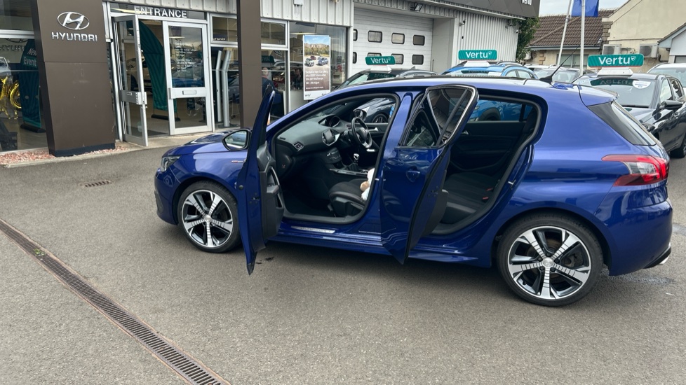 Peugeot 308 1.5 BlueHDi 130 GT Line 5dr Diesel Hatchback - Image 38