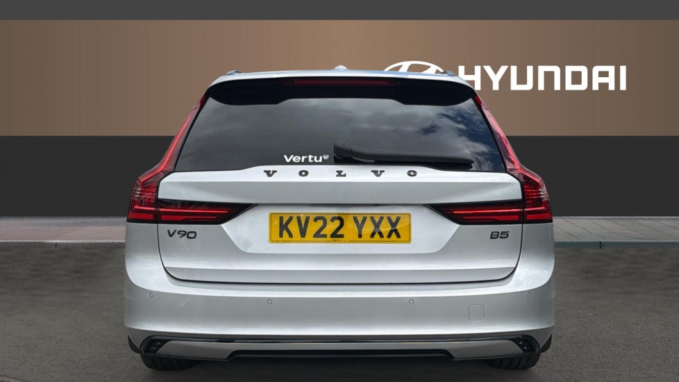 Volvo V90 2.0 B5P R DESIGN 5dr Auto Petrol Estate - Image 6