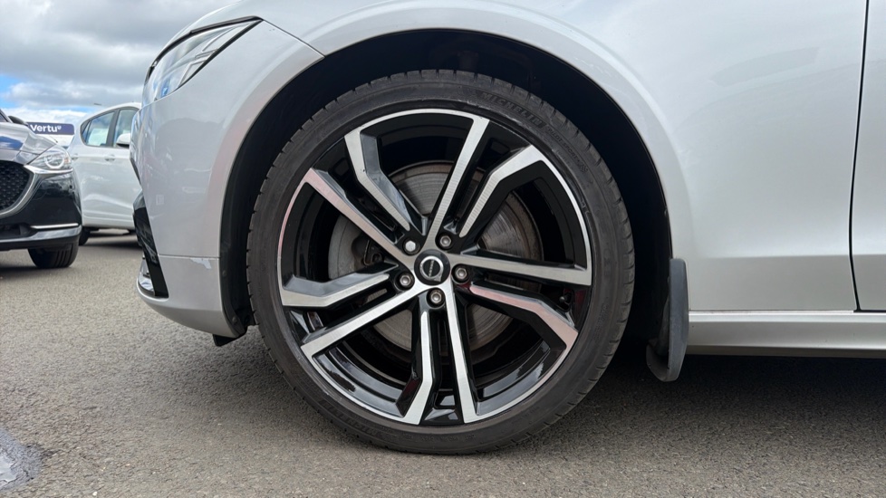 Volvo V90 2.0 B5P R DESIGN 5dr Auto Petrol Estate - Image 7