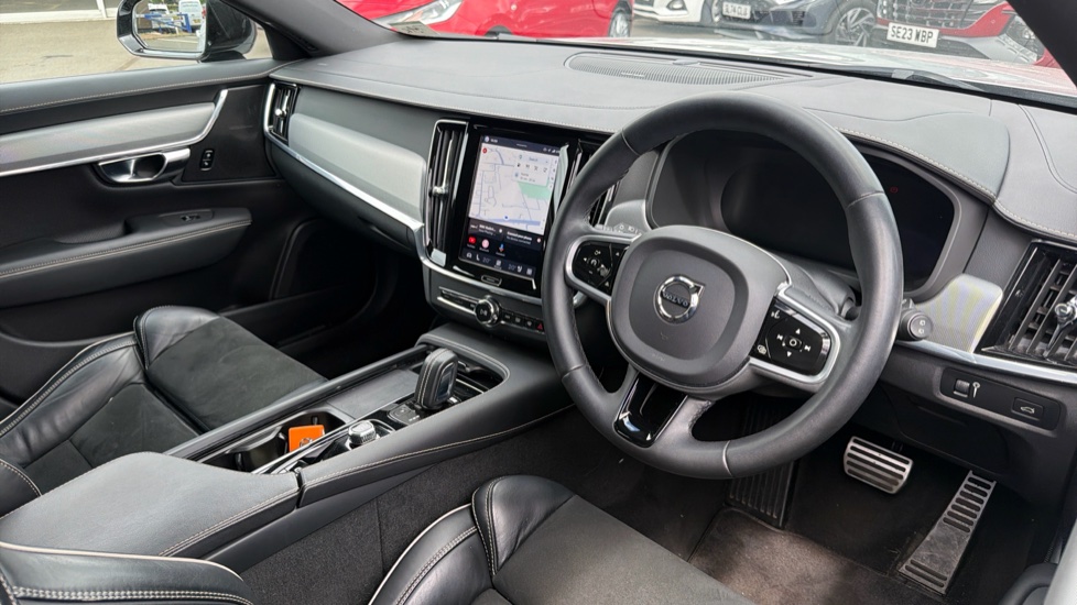 Volvo V90 2.0 B5P R DESIGN 5dr Auto Petrol Estate - Image 11