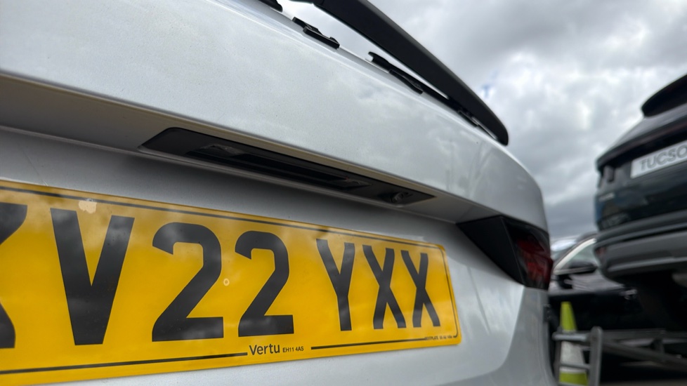 Volvo V90 2.0 B5P R DESIGN 5dr Auto Petrol Estate - Image 24