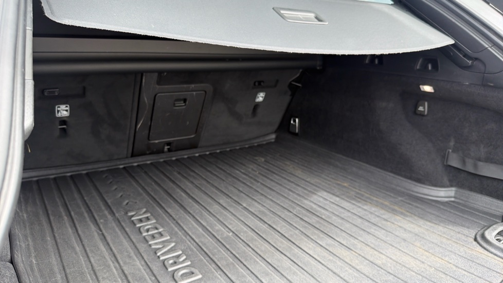 Volvo V90 2.0 B5P R DESIGN 5dr Auto Petrol Estate - Image 27