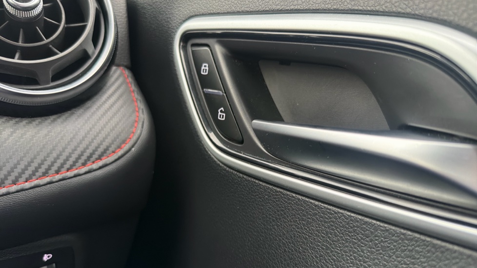 MG ZS 1.5 VTi-TECH Excite 5dr Petrol Hatchback - Image 31