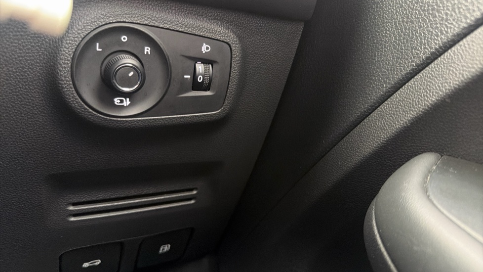MG ZS 1.5 VTi-TECH Excite 5dr Petrol Hatchback - Image 32