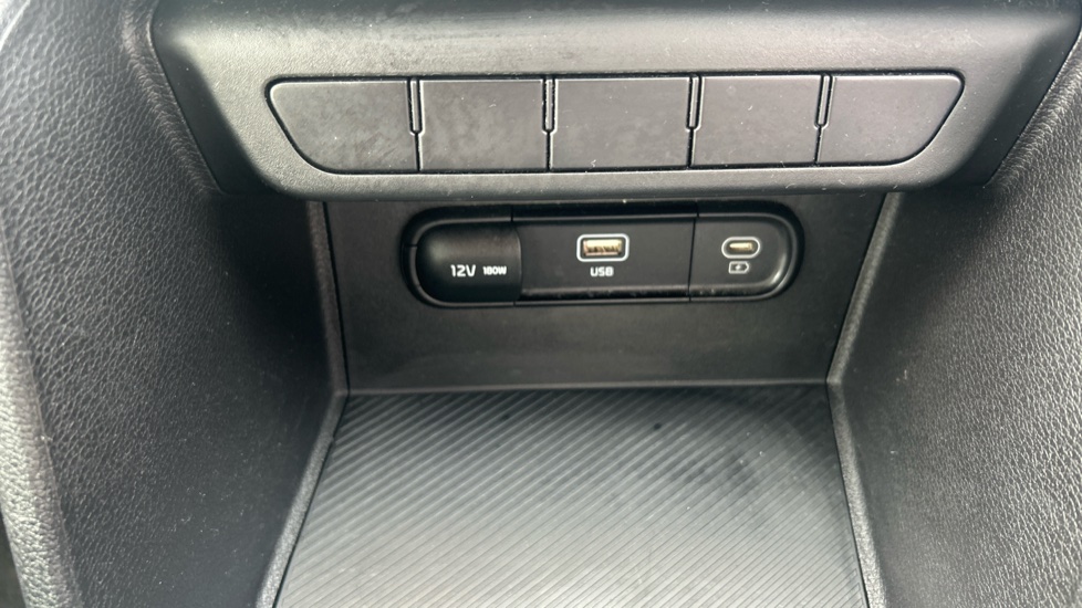 Kia Sportage 1.6T GDi ISG 2 5dr Petrol Estate - Image 24