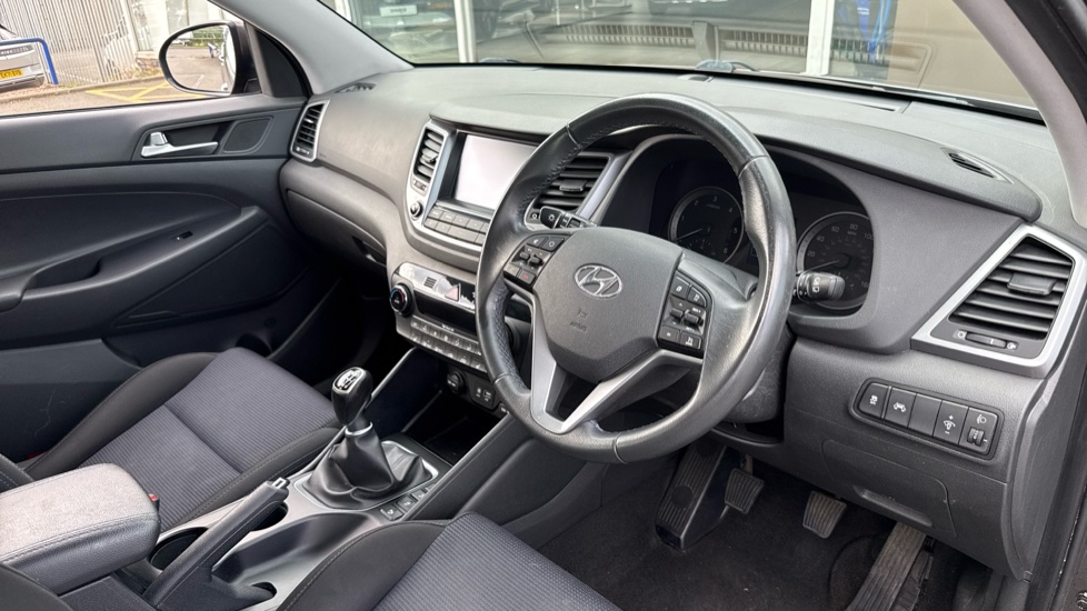 Hyundai TUCSON 1.7 CRDi Blue Drive SE Nav 5dr 2WD Diesel Estate - Image 11