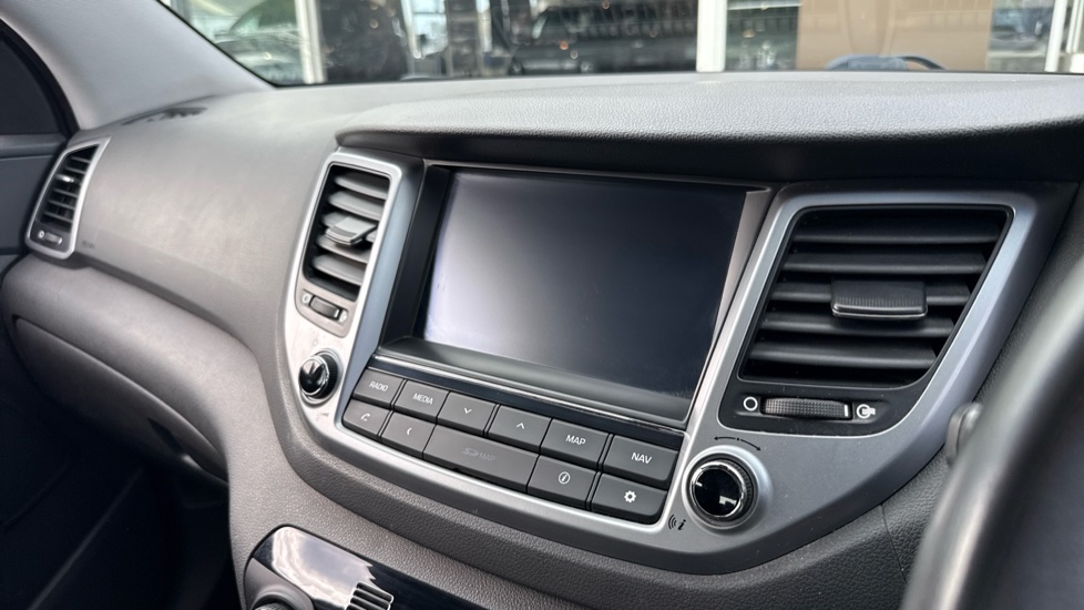 Hyundai TUCSON 1.7 CRDi Blue Drive SE Nav 5dr 2WD Diesel Estate - Image 12