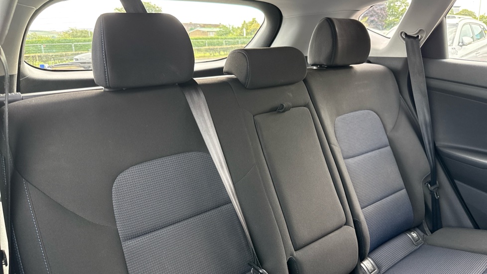 Hyundai TUCSON 1.7 CRDi Blue Drive SE Nav 5dr 2WD Diesel Estate - Image 15
