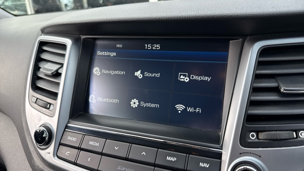 Hyundai TUCSON 1.7 CRDi Blue Drive SE Nav 5dr 2WD Diesel Estate - Image 22