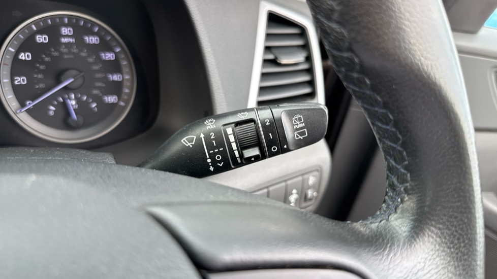 Hyundai TUCSON 1.7 CRDi Blue Drive SE Nav 5dr 2WD Diesel Estate - Image 31