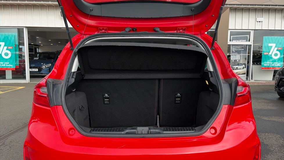 Ford Fiesta 1.1 Zetec 5dr Petrol Hatchback - Image 4