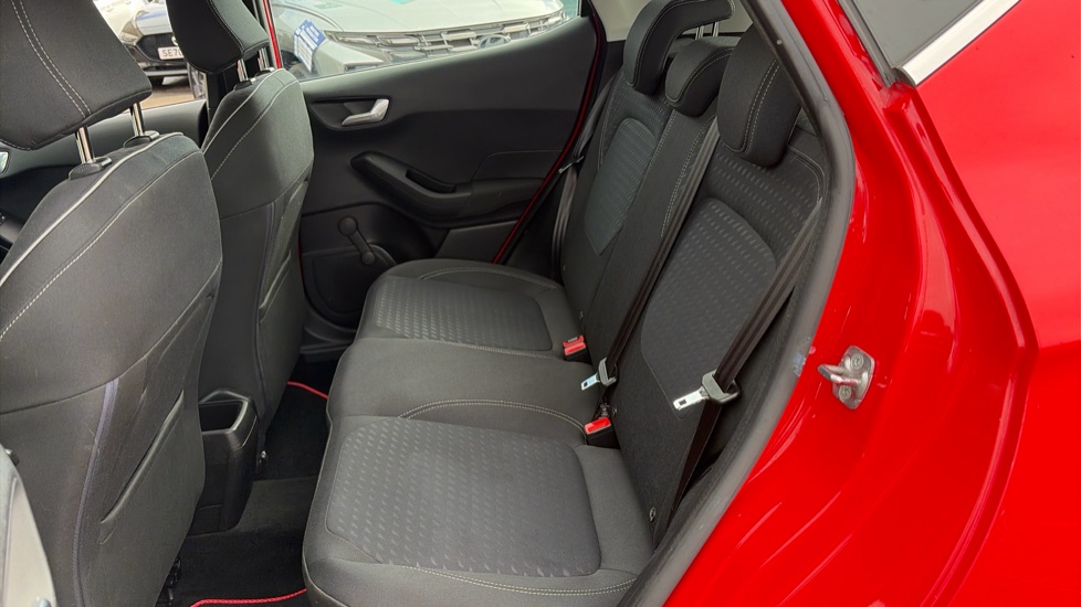 Ford Fiesta 1.1 Zetec 5dr Petrol Hatchback - Image 16
