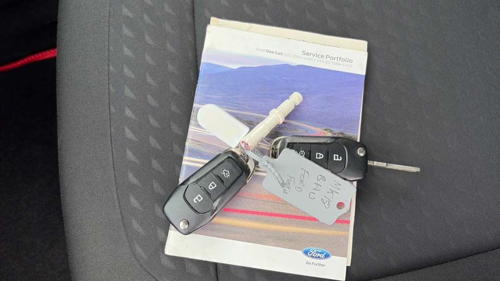 Ford Fiesta 1.1 Zetec 5dr Petrol Hatchback - Image 19