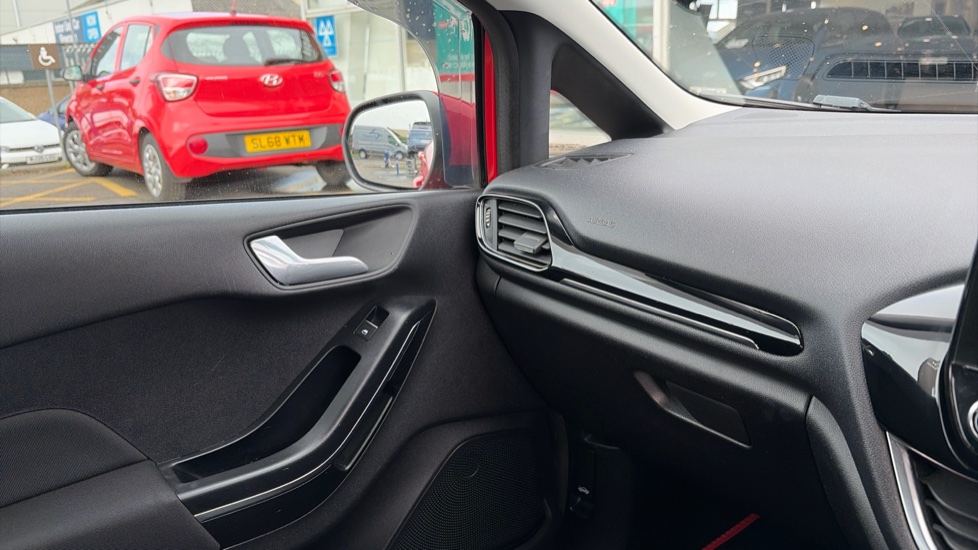Ford Fiesta 1.1 Zetec 5dr Petrol Hatchback - Image 36