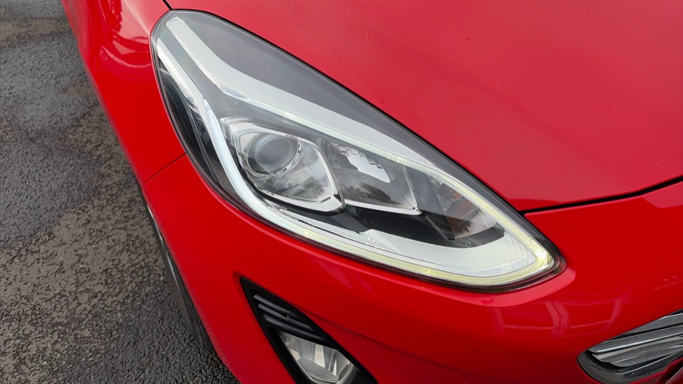 Ford Fiesta 1.1 Zetec 5dr Petrol Hatchback - Image 41