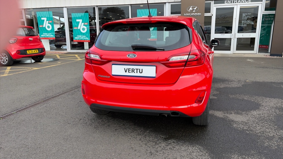 Ford Fiesta 1.1 Zetec 5dr Petrol Hatchback - Image 43