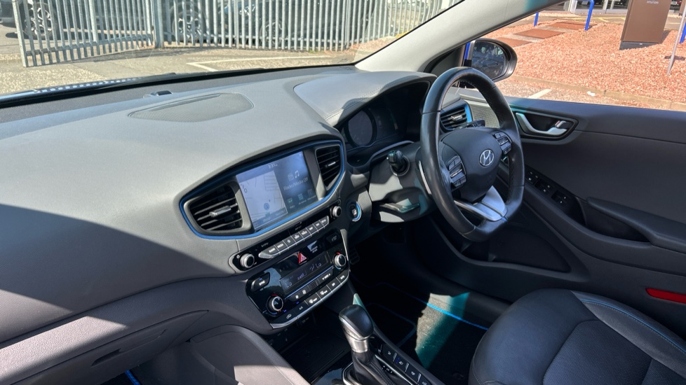 Hyundai IONIQ 1.6 GDi Plug-in Hybrid Premium SE 5dr DCT Hatchback - Image 9