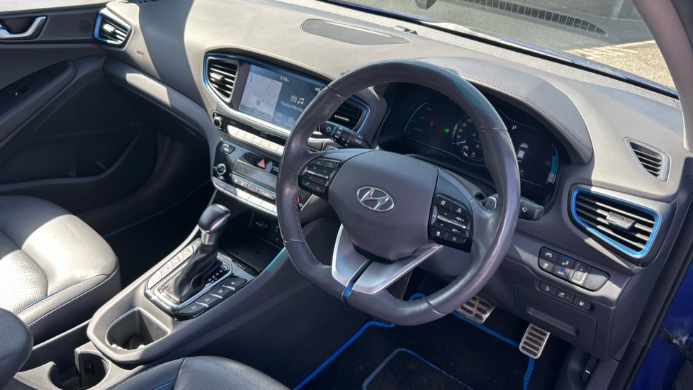 Hyundai IONIQ 1.6 GDi Plug-in Hybrid Premium SE 5dr DCT Hatchback - Image 11