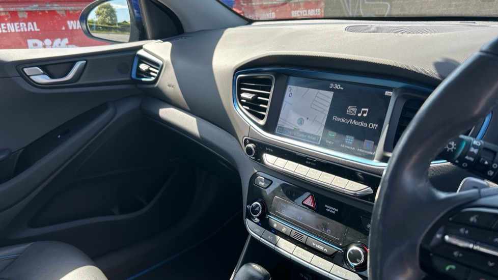 Hyundai IONIQ 1.6 GDi Plug-in Hybrid Premium SE 5dr DCT Hatchback - Image 14