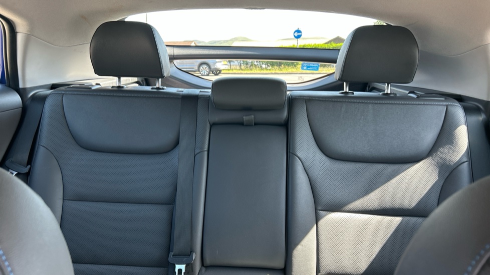 Hyundai IONIQ 1.6 GDi Plug-in Hybrid Premium SE 5dr DCT Hatchback - Image 15