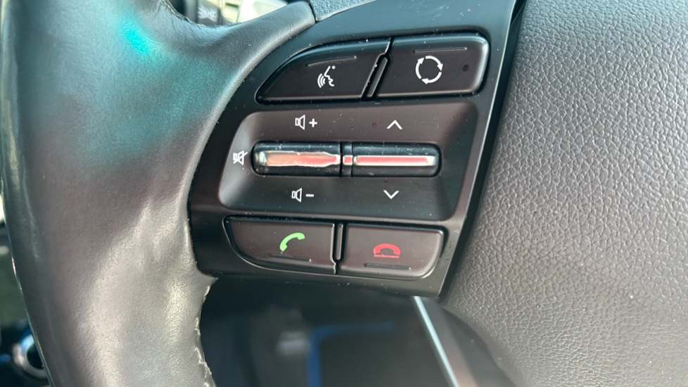 Hyundai IONIQ 1.6 GDi Plug-in Hybrid Premium SE 5dr DCT Hatchback - Image 27