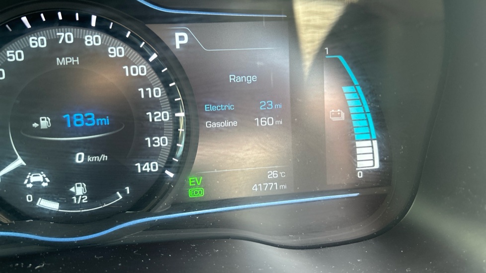 Hyundai IONIQ 1.6 GDi Plug-in Hybrid Premium SE 5dr DCT Hatchback - Image 30