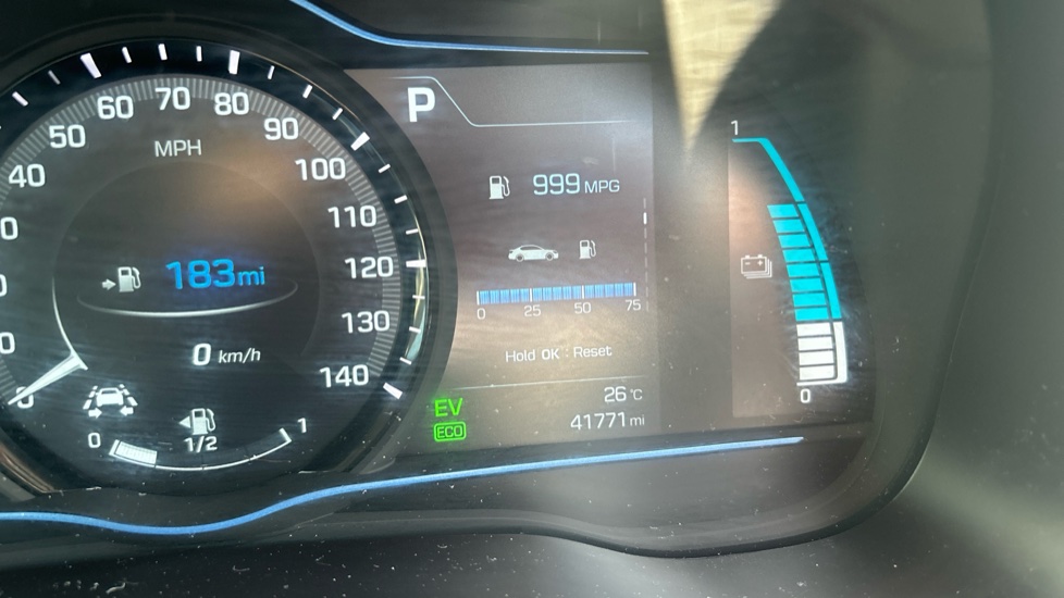 Hyundai IONIQ 1.6 GDi Plug-in Hybrid Premium SE 5dr DCT Hatchback - Image 31
