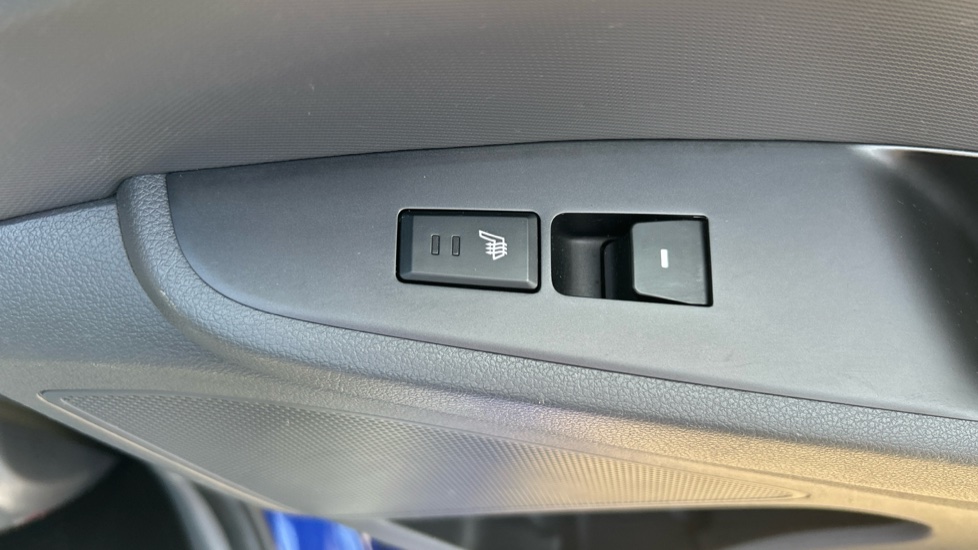 Hyundai IONIQ 1.6 GDi Plug-in Hybrid Premium SE 5dr DCT Hatchback - Image 42
