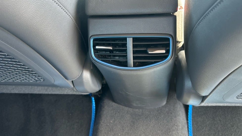 Hyundai IONIQ 1.6 GDi Plug-in Hybrid Premium SE 5dr DCT Hatchback - Image 43