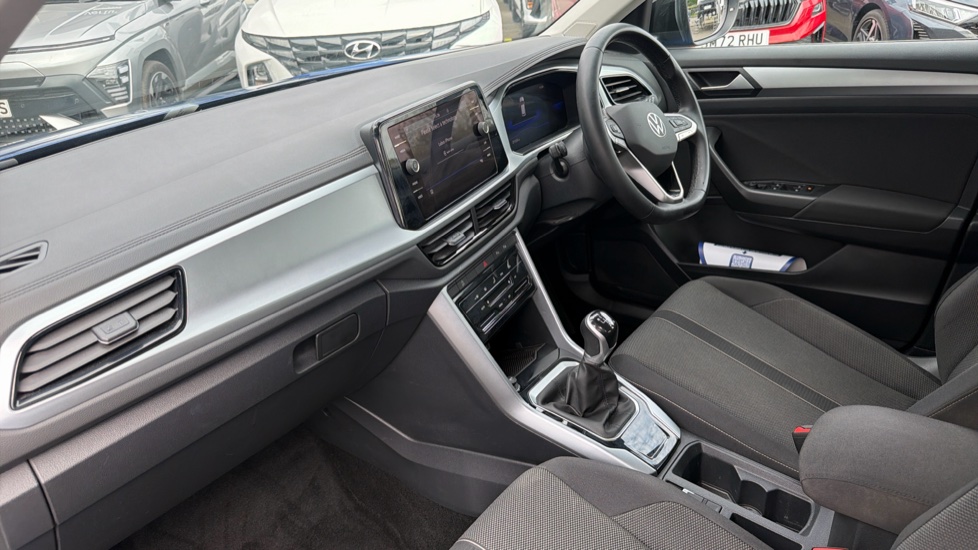 Volkswagen T-Roc 1.0 TSI Life 5dr Petrol Hatchback - Image 9