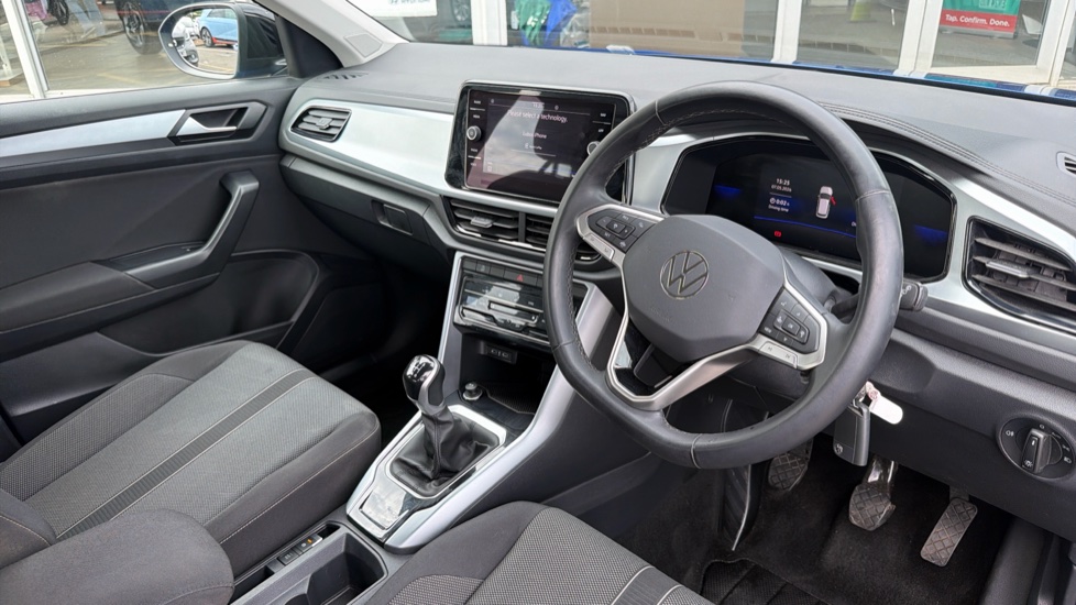 Volkswagen T-Roc 1.0 TSI Life 5dr Petrol Hatchback - Image 11