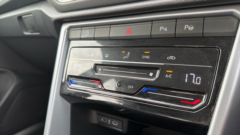 Volkswagen T-Roc 1.0 TSI Life 5dr Petrol Hatchback - Image 35