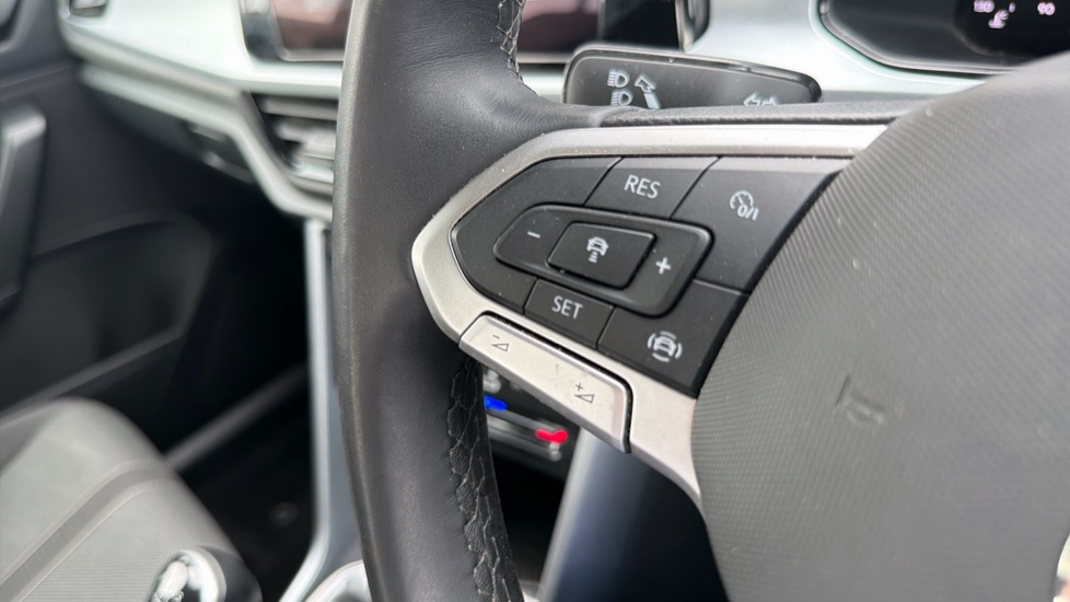 Volkswagen T-Roc 1.0 TSI Life 5dr Petrol Hatchback - Image 37