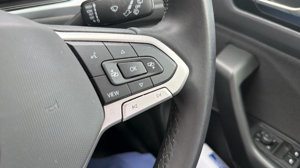 Volkswagen T-Roc 1.0 TSI Life 5dr Petrol Hatchback - Image 38