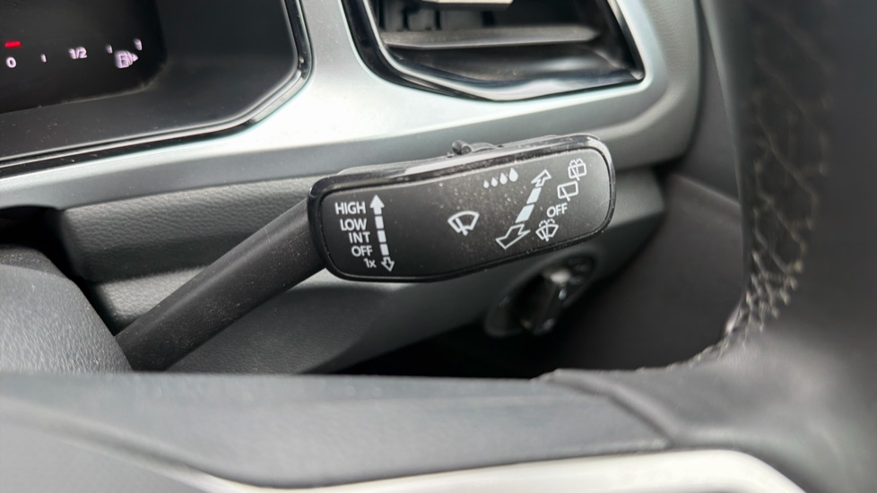 Volkswagen T-Roc 1.0 TSI Life 5dr Petrol Hatchback - Image 40