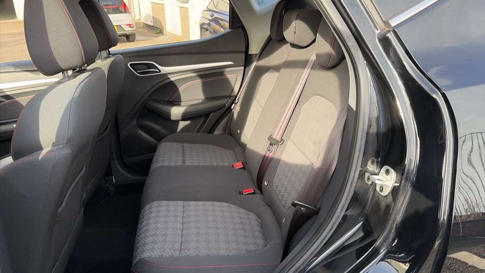 MG ZS 1.0T GDi Excite 5dr DCT Petrol Hatchback - Image 16