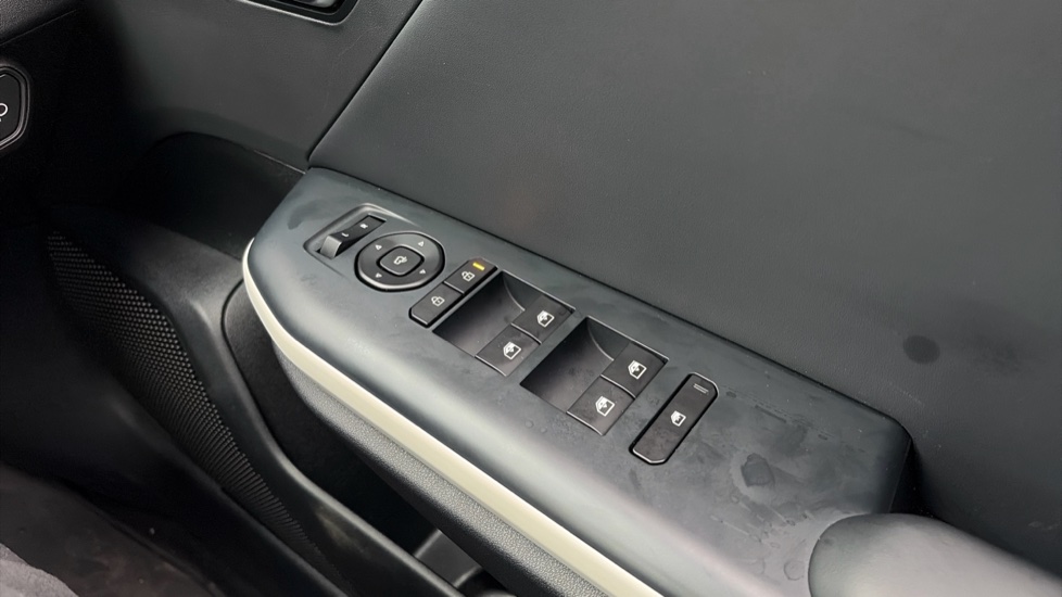 Kia K4 1.0T-GDi 115 48V GT-Line 5dr DCT Petrol Hatchback - Image 37