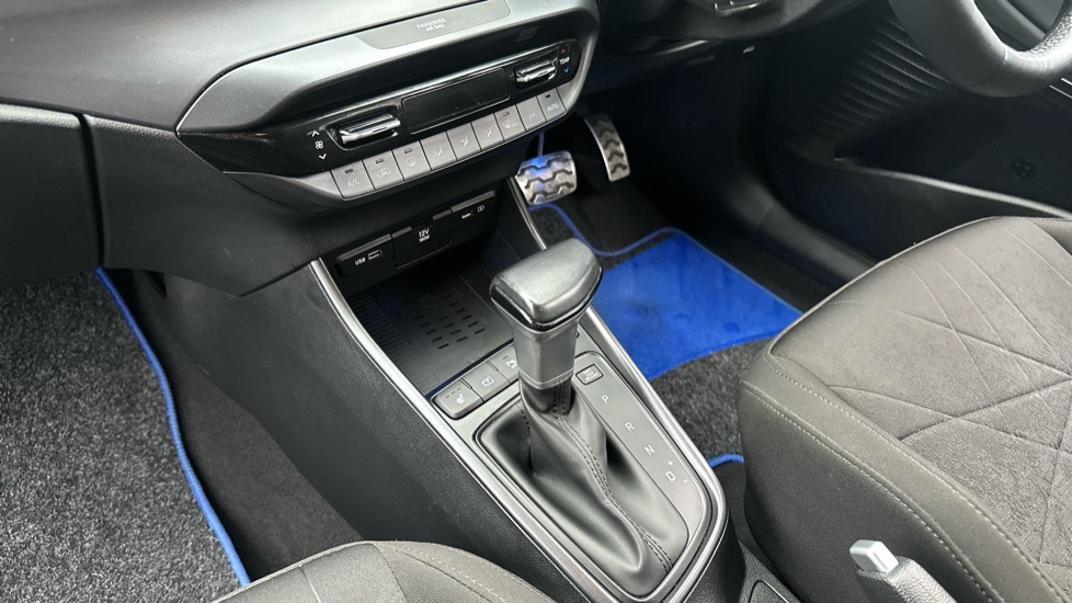 Hyundai BAYON 1.0 TGDi [120] 48V MHEV Premium 5dr DCT Petrol Hatchback - Image 13