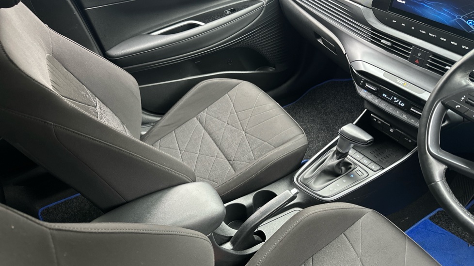 Hyundai BAYON 1.0 TGDi [120] 48V MHEV Premium 5dr DCT Petrol Hatchback - Image 14