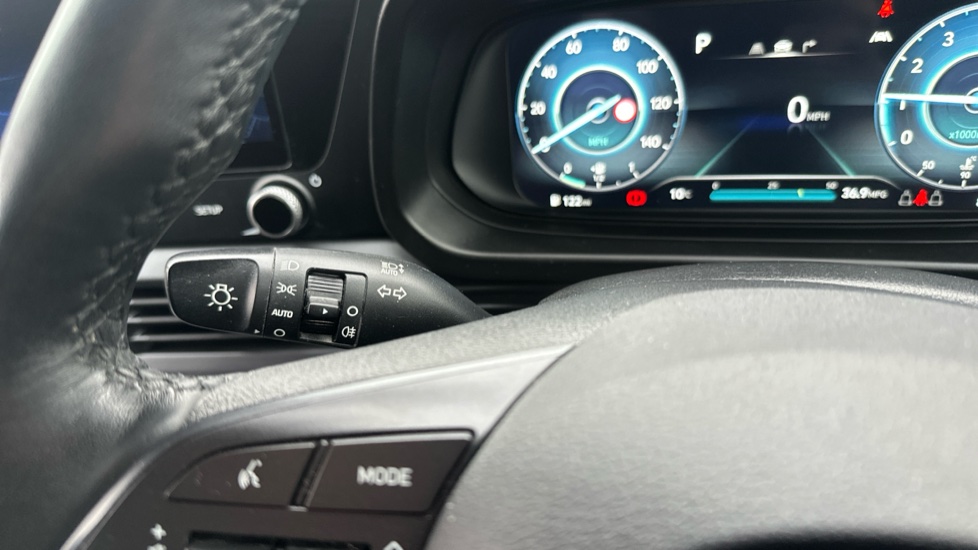 Hyundai BAYON 1.0 TGDi [120] 48V MHEV Premium 5dr DCT Petrol Hatchback - Image 33