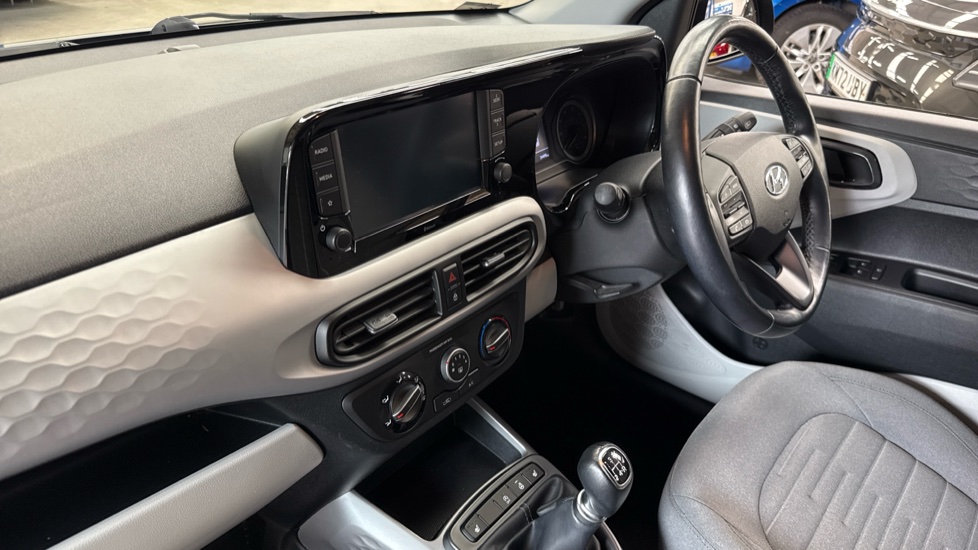 Hyundai i10 1.2 MPi Premium 5dr Petrol Hatchback - Image 9