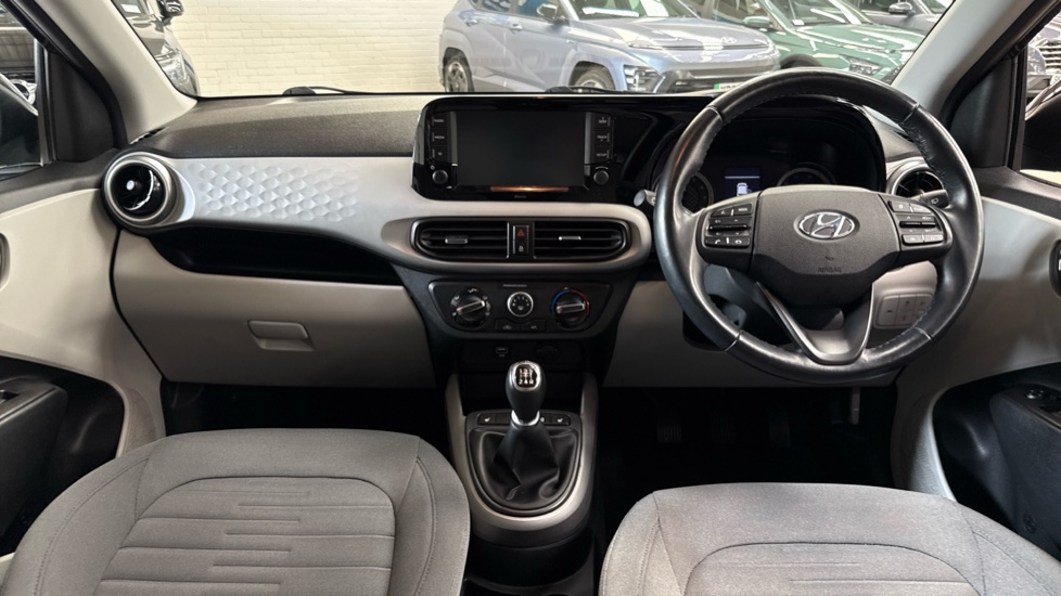 Hyundai i10 1.2 MPi Premium 5dr Petrol Hatchback - Image 10