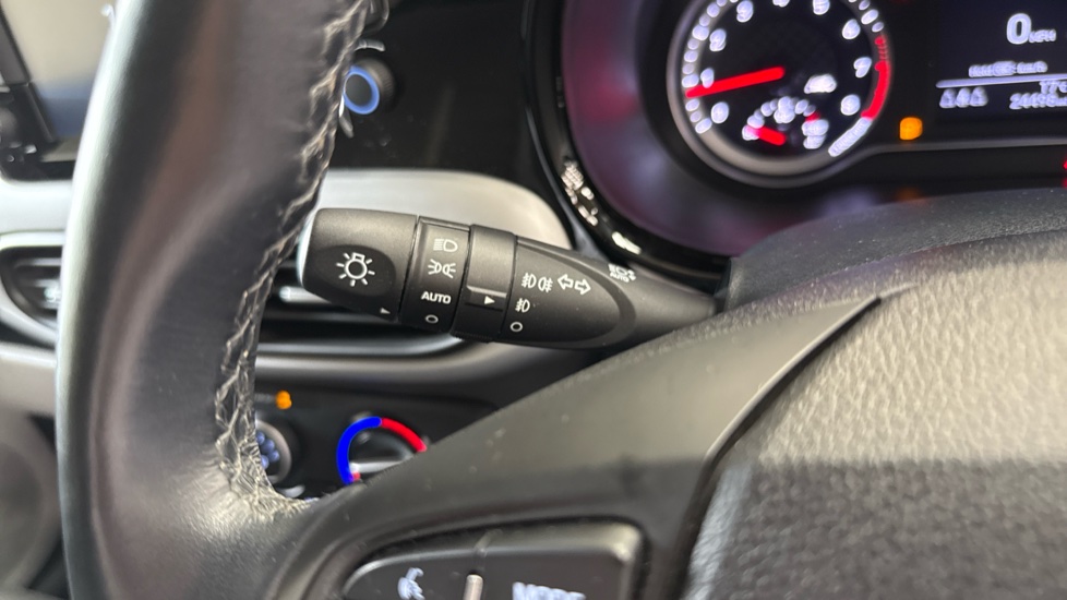 Hyundai i10 1.2 MPi Premium 5dr Petrol Hatchback - Image 22