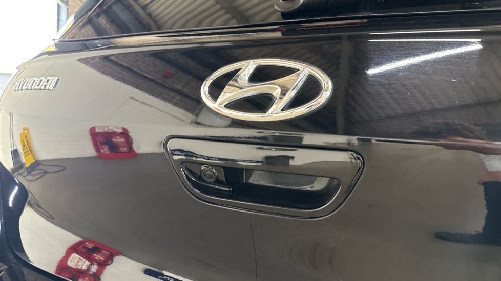 Hyundai i10 1.2 MPi Premium 5dr Petrol Hatchback - Image 39