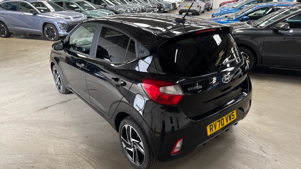 Hyundai i10 1.2 MPi Premium 5dr Petrol Hatchback - Image 41