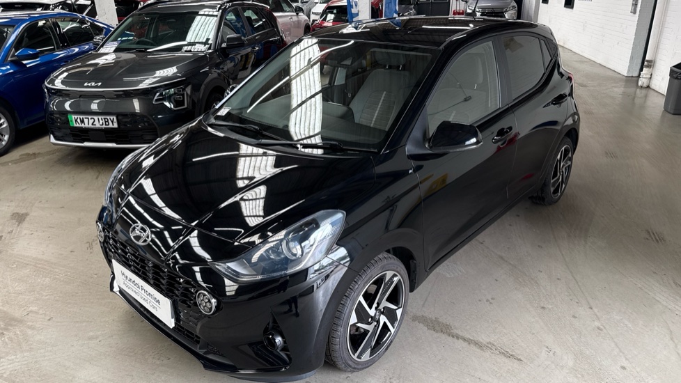 Hyundai i10 1.2 MPi Premium 5dr Petrol Hatchback - Image 44