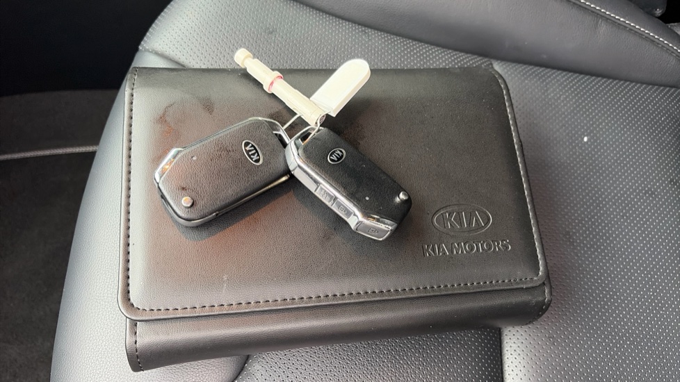 Kia Niro 1.6 GDi Hybrid 3 5dr DCT Hybrid Estate - Image 19